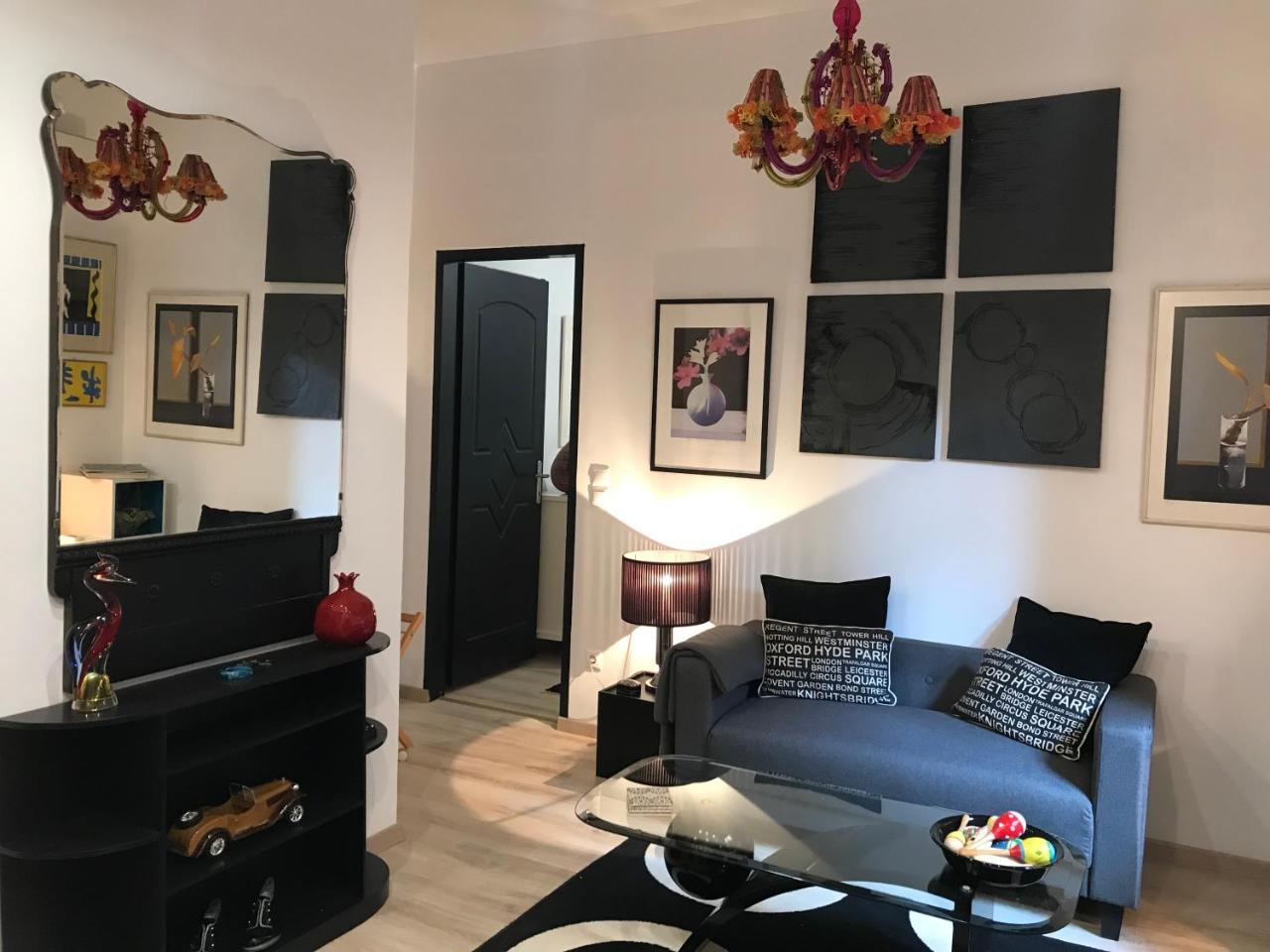 شقة أثينا  في Artistic Designer Flat المظهر الخارجي الصورة